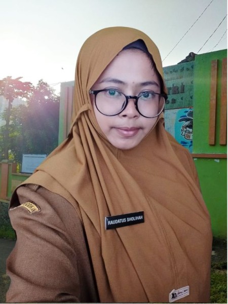 RAUDATUS SHOLIHAH, S.Pd